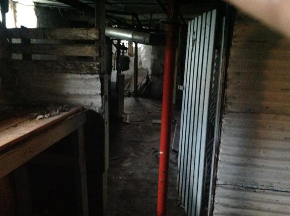 Doesn't this look like a creepy murder room?  Oh wait, it probably was one.